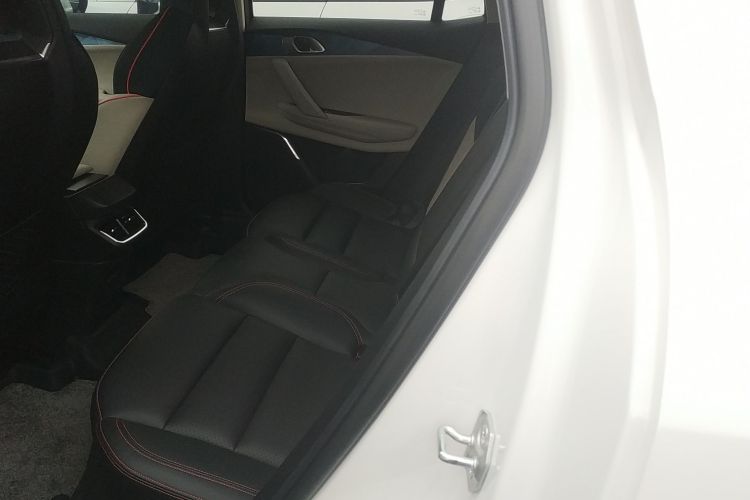 领克06 2020款 1.5T 耀Halo中控内饰7004