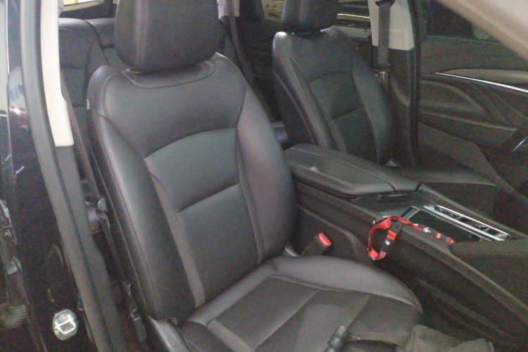 别克 昂科旗 2022款 652T 两驱尊贵型 7座局部细节41