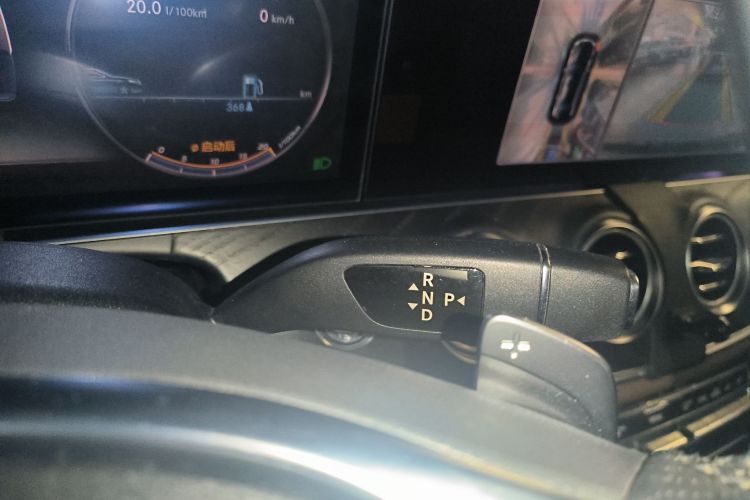 奔驰E级 2018款 E 300 L 运动豪华型局部细节18