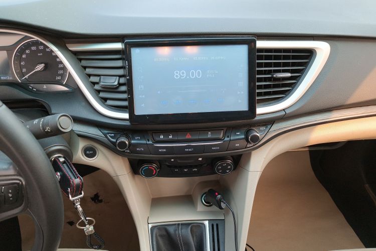 别克 英朗 2016款 15N 手动精英型中控内饰16