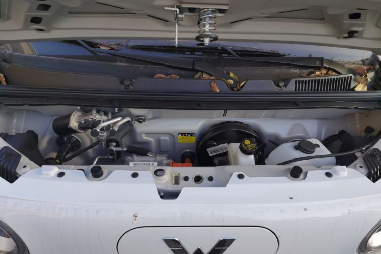 五菱汽车 宏光MINIEV 2024款 第三代 215km 青春版机舱底盘24