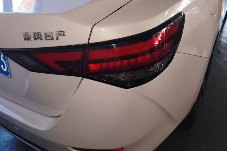 日产 轩逸 2022款 1.6L XL CVT悦享版车身外观9