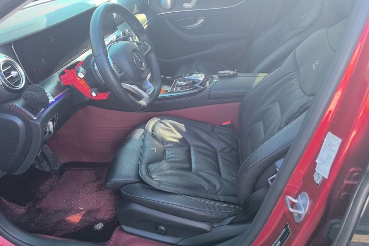 奔驰E级 2016款 E 200 L 运动型中控内饰19