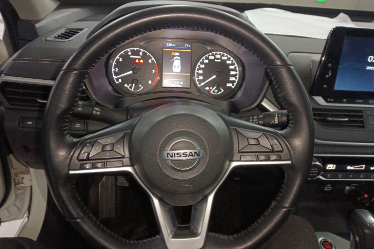 日产 天籁 2020款 改款 2.0L XL 舒适版中控内饰13