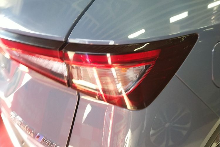 五菱汽车 五菱星辰 2022款 2.0L DHT电速款车身外观9