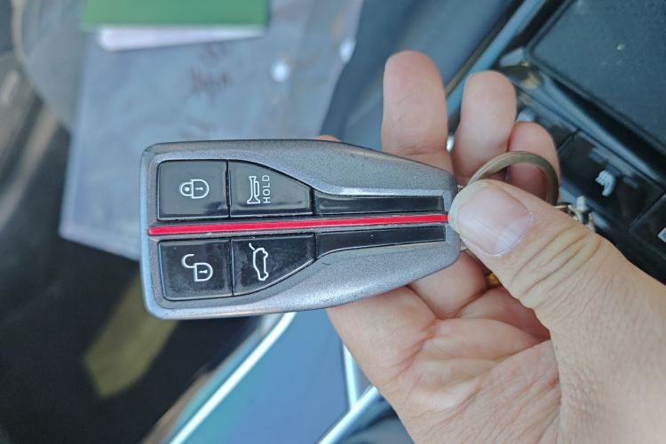 红旗HS5 2022款 2.0T 智联旗享版中控内饰7001