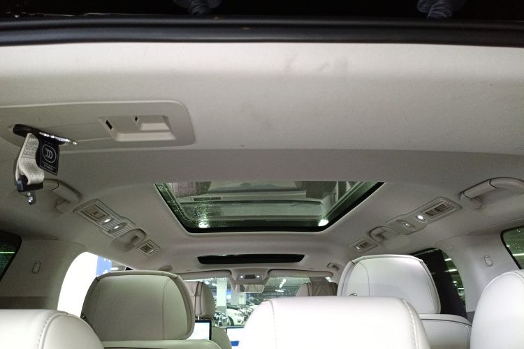 腾势D9 2022款 DM-i 970 四驱尊荣型中控内饰22