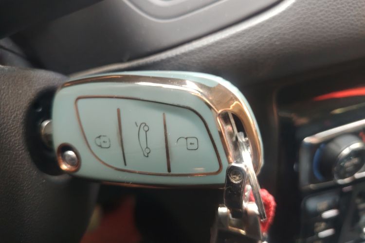 雪铁龙C5 2013款 2.3L 自动豪华型中控内饰11