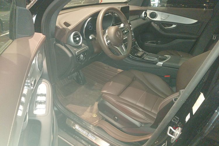 奔驰GLC 2020款 改款 GLC 260 L 4MATIC 动感型局部细节19