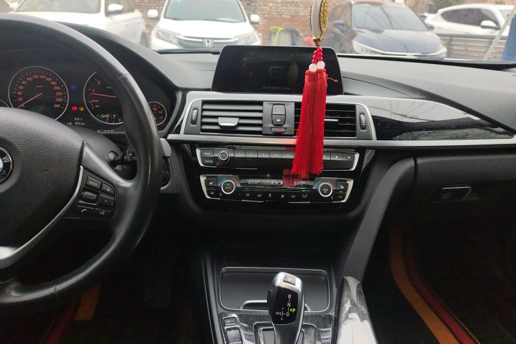 宝马3系 2018款 320Li xDrive 时尚型中控内饰16
