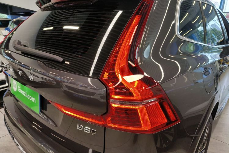 沃尔沃XC60 2025款 B5 四驱智逸豪华版车身外观9