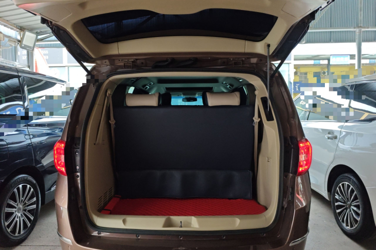 别克GL8 2018款 28T 尊贵型 国VI机舱底盘23