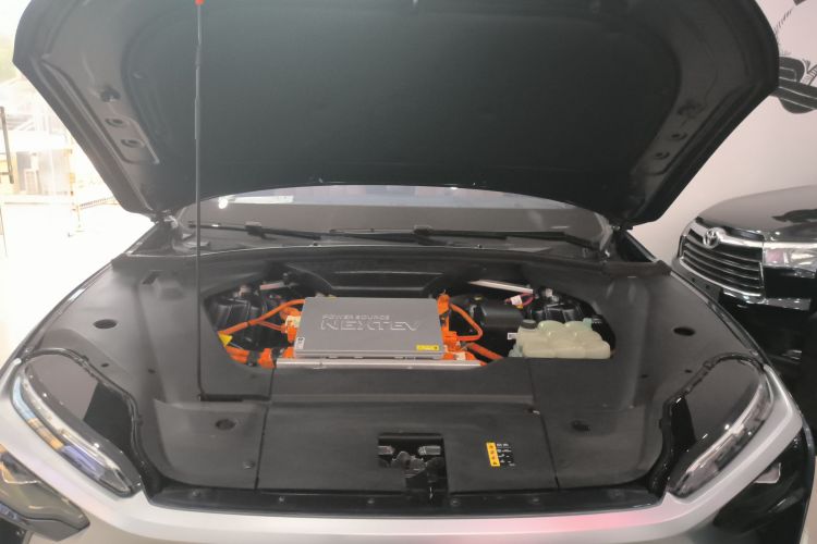 蔚来ES8 2020款 580KM 签名版 六座版机舱底盘24