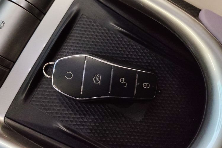 比亚迪 海豚 2021款 405km 时尚版中控内饰7001