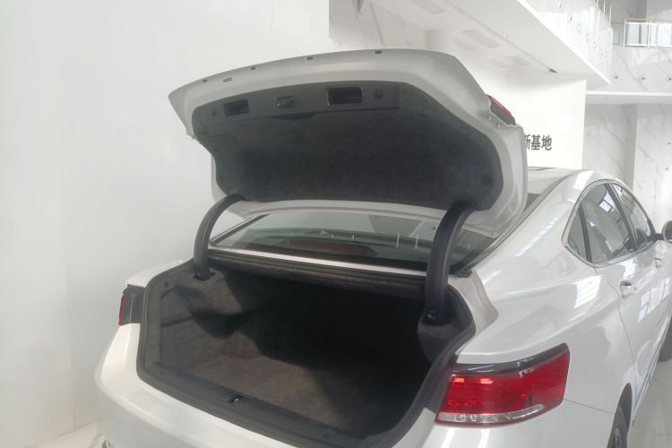 吉利汽车 博瑞 2021款 1.8T 领航版+机舱底盘23