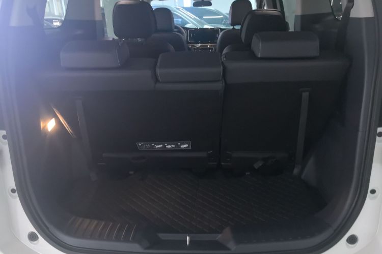 广汽传祺 传祺M8 2024款 领秀系列 390T 豪华版局部细节23