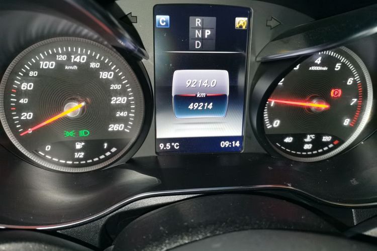 奔驰GLC 2018款 改款 GLC 260 4MATIC 动感型中控内饰15