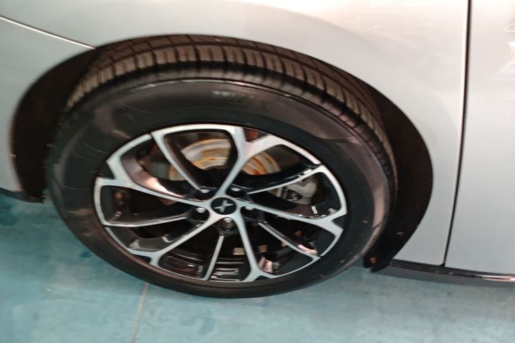 小鹏P7 2022款 480N+车身外观6008