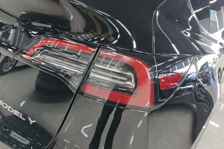 特斯拉 Model Y 2022款 改款 后轮驱动版车身外观6006