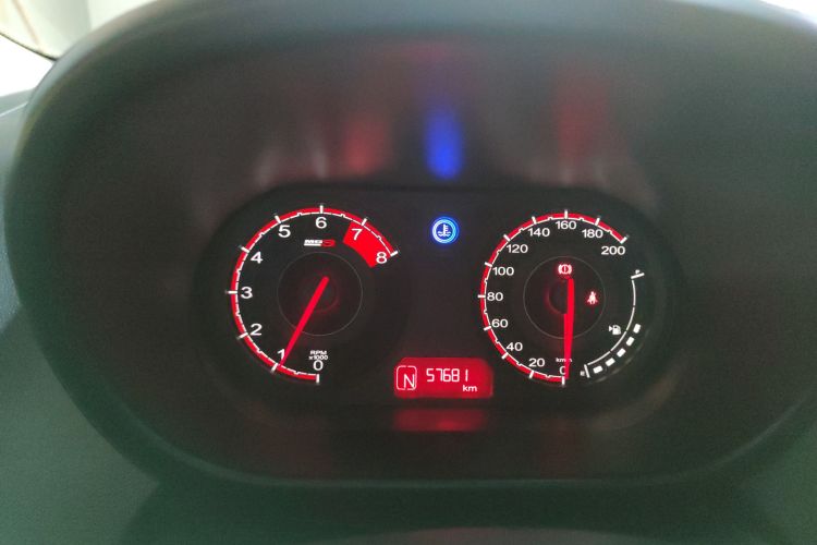 名爵3 2014款 1.3L AMT舒适版中控内饰14