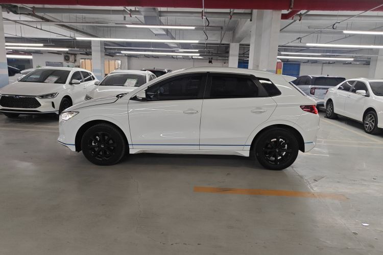 比亚迪e2 2020款 升级版 高续航版 豪华型车身外观4