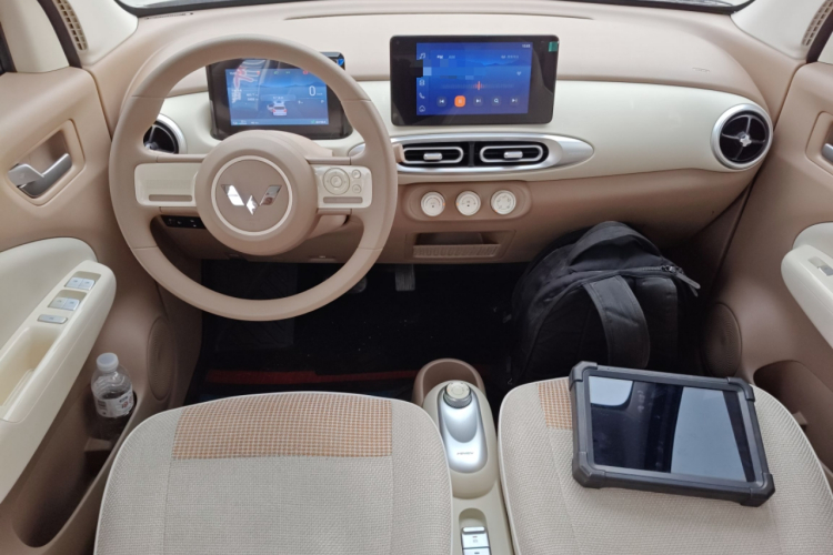 五菱汽车 宏光MINIEV 2025款 四门版 臻享+款中控内饰12