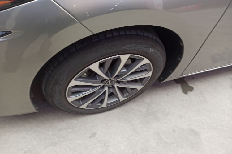 雷克萨斯ES 2023款 200 卓越版车身外观6001