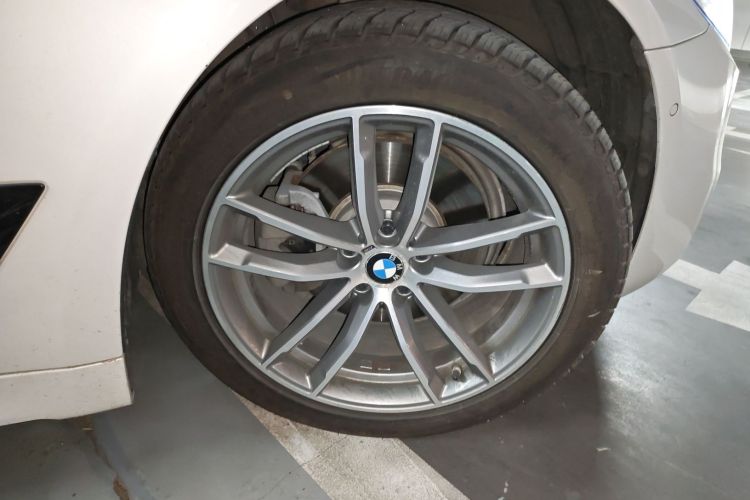 宝马5系 2019款 改款 525Li M运动套装车身外观10