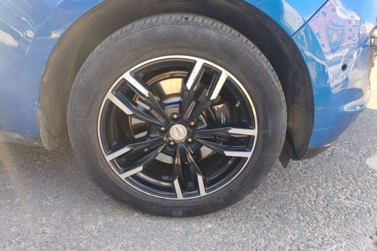 众泰SR9 2017款 2.0T 自动极致之梦版车身外观10