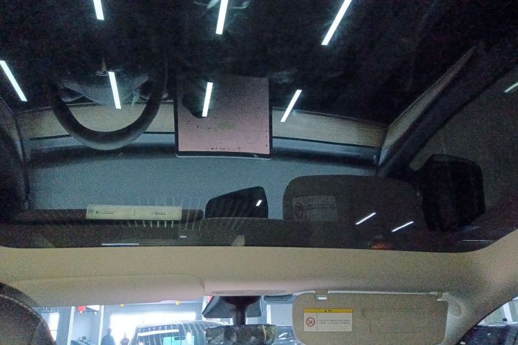 特斯拉 Model Y 2021款 标准续航后驱版局部细节22