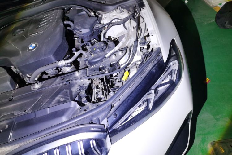 宝马3系 2023款 320Li M运动套装局部细节9007