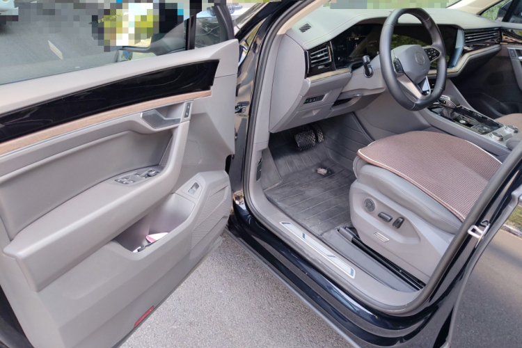 大众 途锐 2022款 2.0TSI 锐尚版中控内饰7003