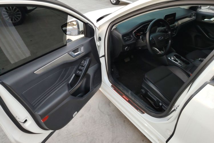 福特 福克斯 2020款 三厢 EcoBoost 180 自动锋潮型中控内饰20