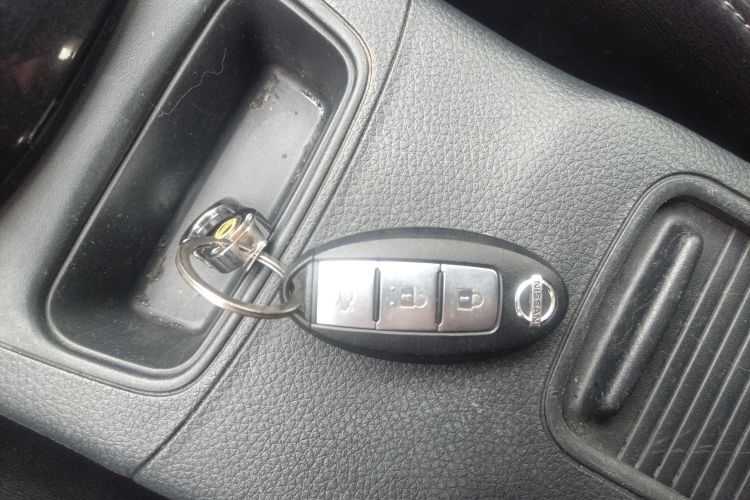 日产 轩逸 2016款 1.6XV CVT智享版中控内饰11