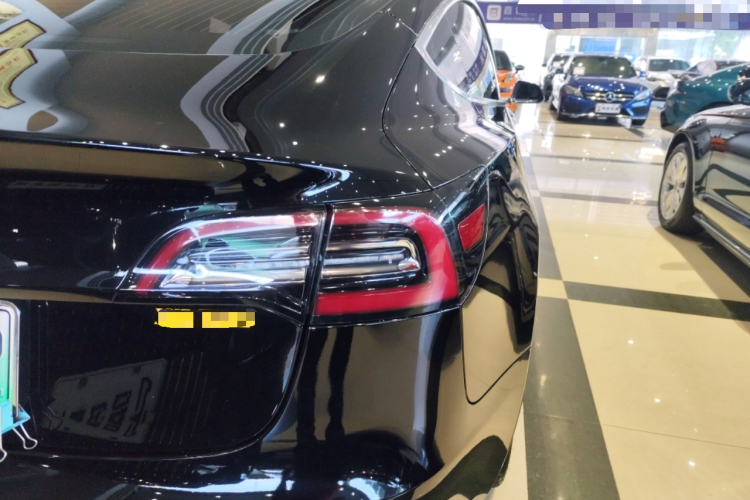 特斯拉 Model 3 2020款 标准续航后驱升级版车身外观9