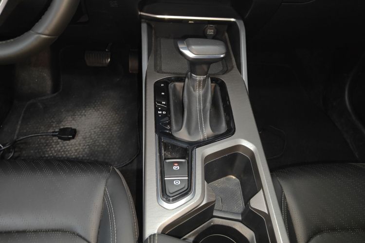 吉利汽车 帝豪 2023款 第4代冠军版 1.5L CVT尊贵型局部细节18