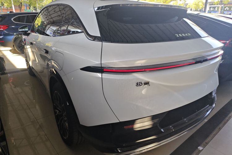 极氪7X 2025款 75kWh 后驱智驾版车身外观4