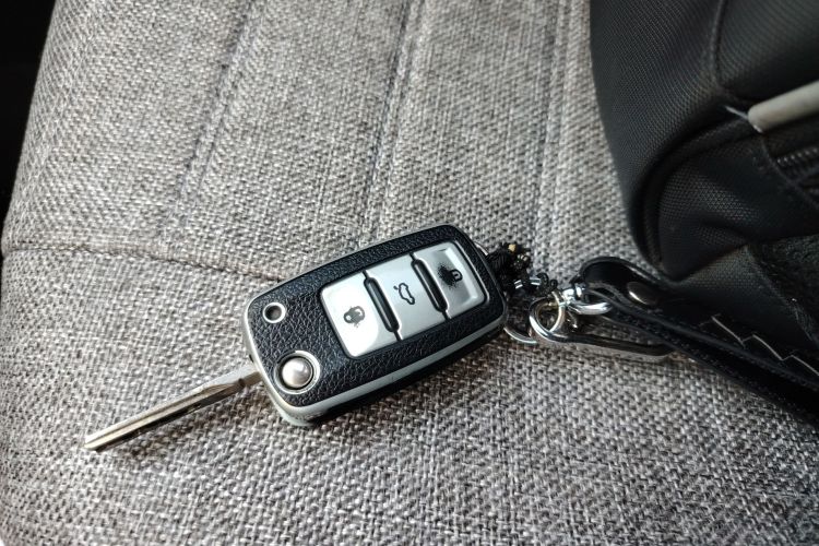 大众 宝来 2015款 质惠版 1.6L 自动时尚型中控内饰7001