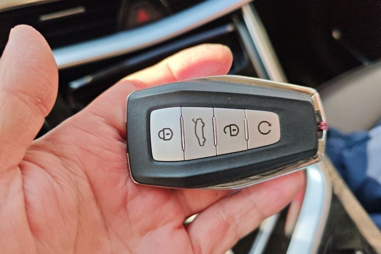 吉利汽车 嘉际 2019款 1.5TD MHEV DCT尊享型中控内饰11