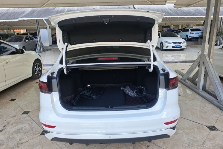 吉利汽车 帝豪 2025款 第4代 1.5L CVT尊贵型机舱底盘23