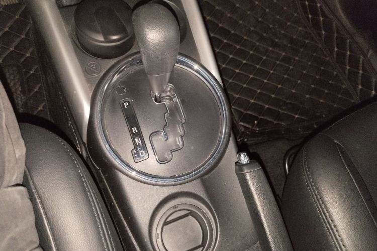 三菱 劲炫ASX 2013款 2.0L CVT两驱精英版中控内饰18