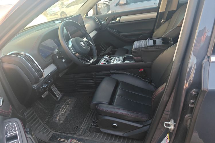 比亚迪 唐新能源 2018款 DM 2.0T 全时四驱智联创领型 7座 国V局部细节19