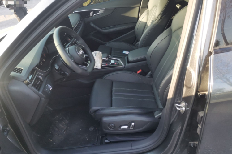 奥迪A4L 2024款 40 TFSI 豪华动感型局部细节19