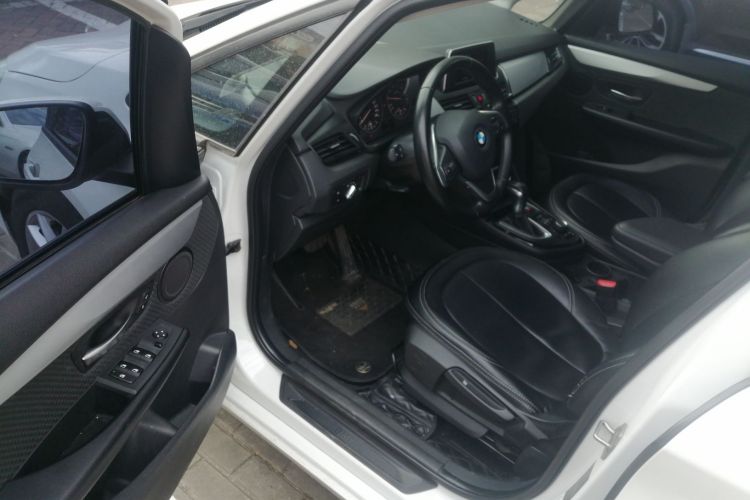 宝马2系旅行车 2016款 218i 时尚型中控内饰20