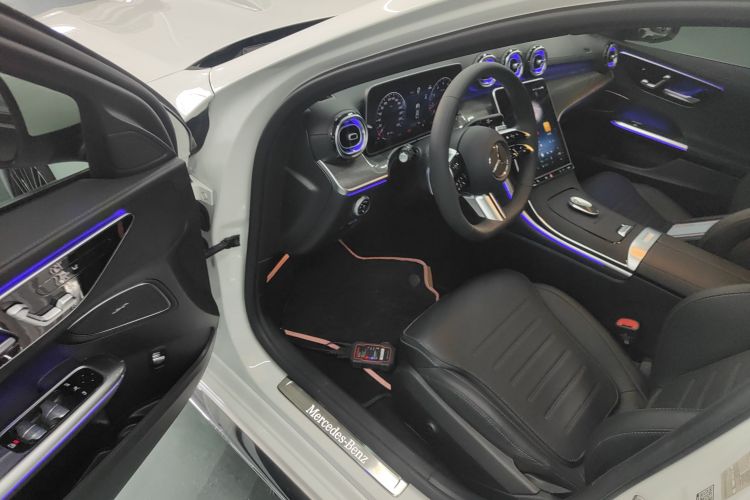 奔驰C级 2025款 C 260 L 运动版中控内饰20