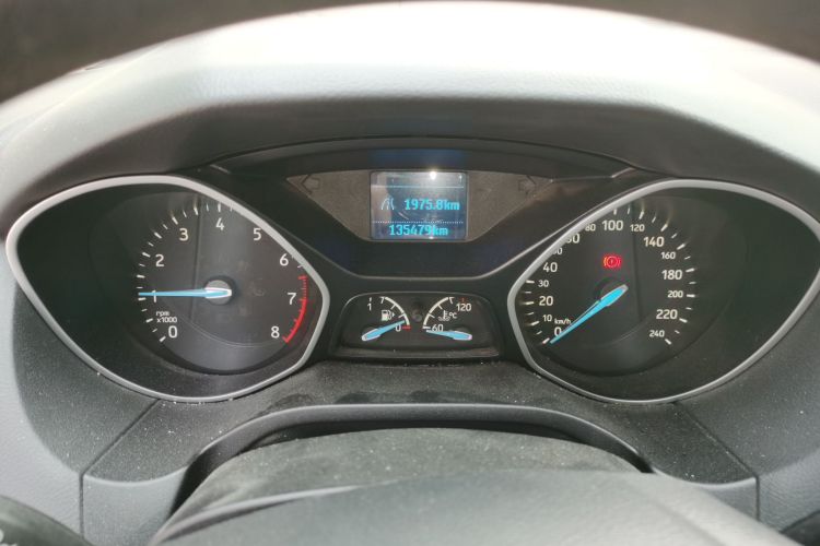 福特 福克斯 2017款 三厢 1.6L 手动舒适型智行版局部细节14