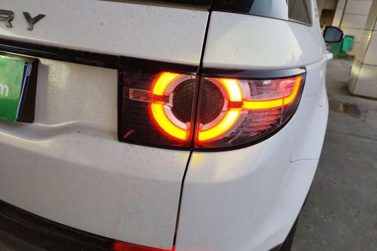 路虎 发现神行 2018款 240PS SE版车身外观9