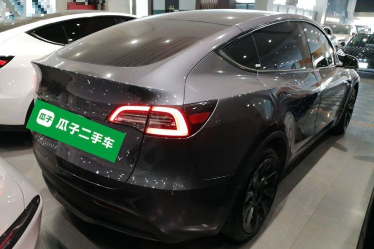 特斯拉 Model Y 2021款 长续航全轮驱动版车身外观7