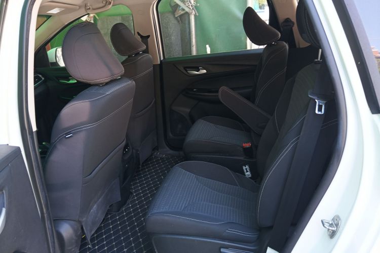 宝骏730 2019款 1.5L 手动时尚型 7座 国VI中控内饰7004