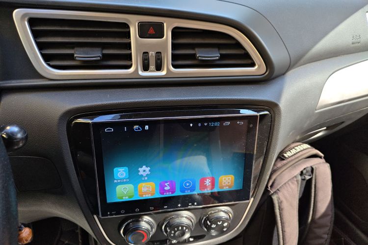 一汽 骏派D60 2015款 1.5L 手动标准型中控内饰16